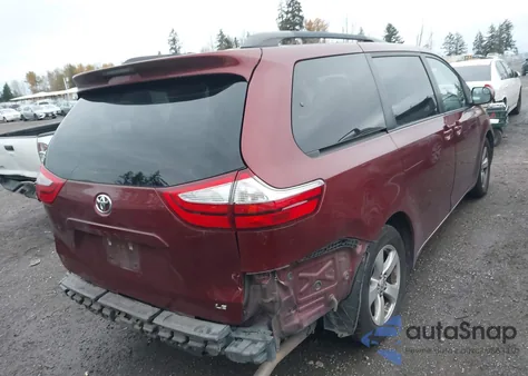 2016 Toyota Sienna Le 8 Passenger z USA, uszkodzony, nr VIN 5TDKK3DC7GS707855